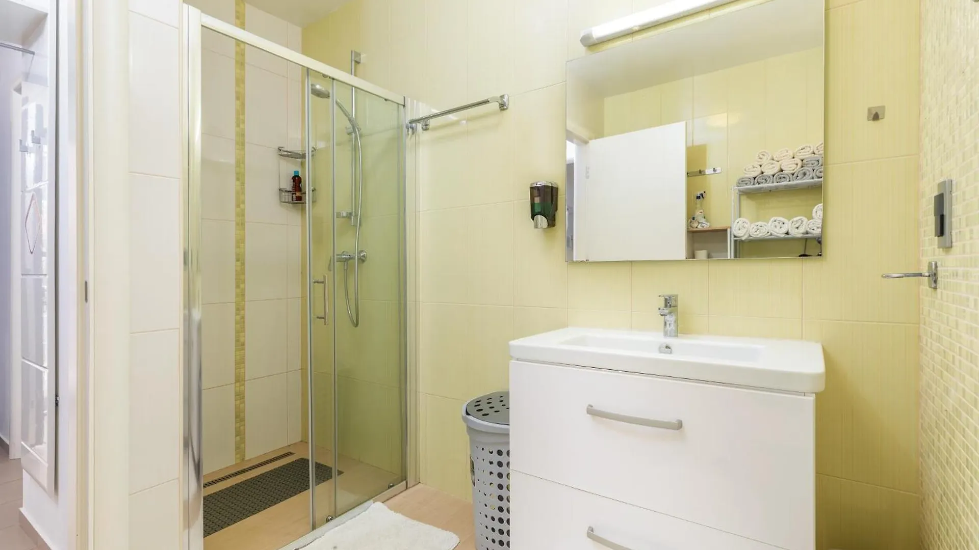 Family Friendly Apartments With A Swimming Pool Medulin - 23267