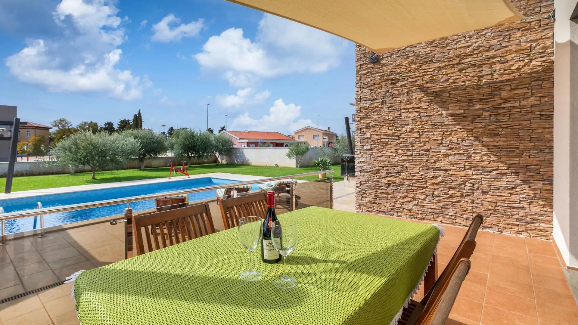 Family Friendly Apartments With A Swimming Pool Medulin - 23267