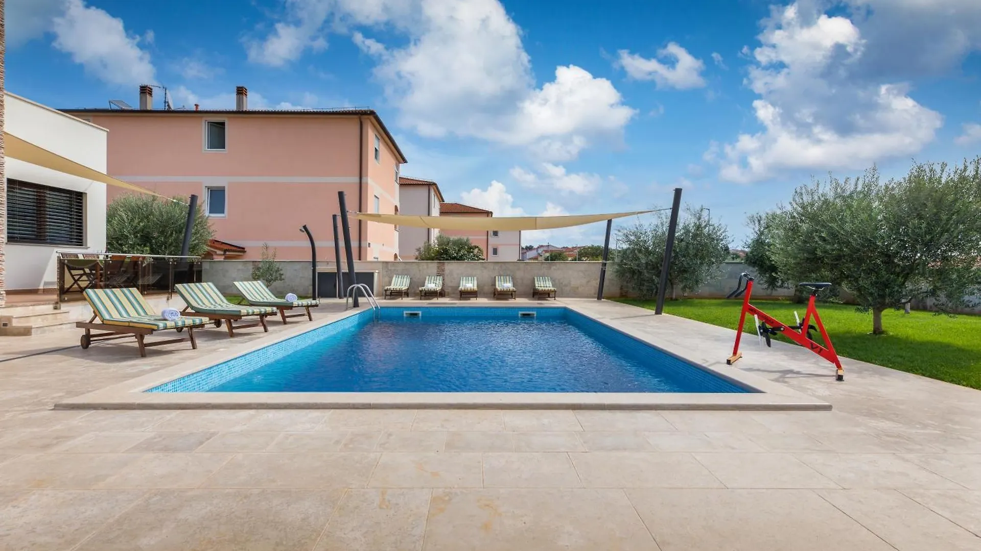 Family Friendly Apartments With A Swimming Pool Medulin - 23267 0*,